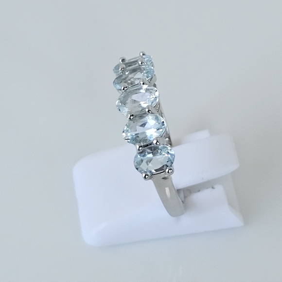 Gorgeous Blue Aquamarine Ring Sterling Silver Size 7.5! - Picture 4 of 5